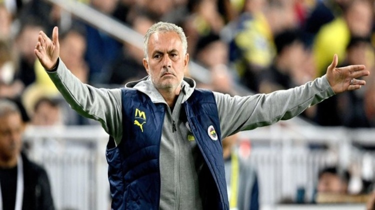 MOU, FENERBAHÇE’DEN SONRA BENFICA YOLUNDA!