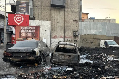 İzmir'de atık yangınları iş yerlerine zarar verdi
