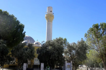 Muğla'da fırtına! Caminin minaresi yıkıldı, evin çatısı uçtu
