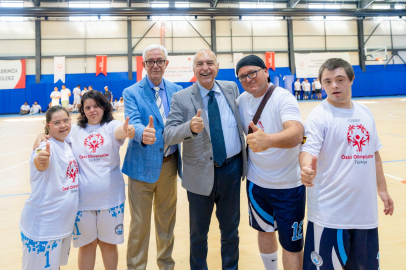 Özel sporcular Antalya’da basketbol şöleni yaşattı
