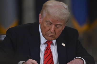 ABD'de çalışmanın bedeli 100 bin dolar! Trump imzaladı, vizede yeni dönem...