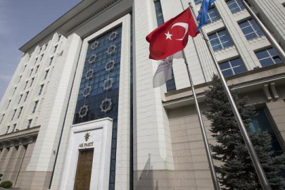 AK Parti 8 şehirde yeni yönetimlerin göreve başlayacağını açıkladı