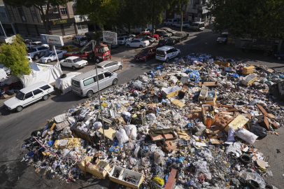İzmir'de esnaftan mazotla haşere önlemi