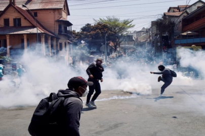 Protestolar şiddetlendi: Ordu devreye girdi