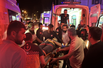 Adıyaman'da inşaat temeline devrilen araçtaki 4 kişi yaralandı