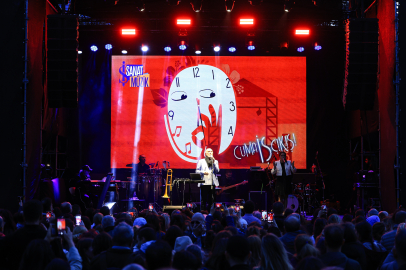 İş çıkışı konserleri Fatih Erkoç ile başladı