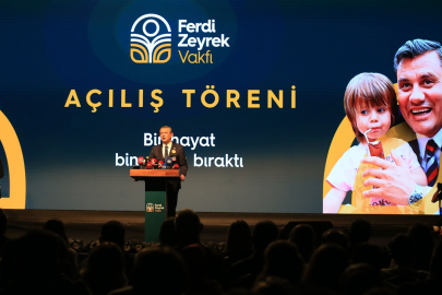 CHP Genel Başkanı Özel, Manisa'da Ferdi Zeyrek Vakfı'nı açtı