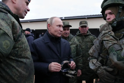 Kremlin, tarihin en büyük askeri gücünü inşa ediyor