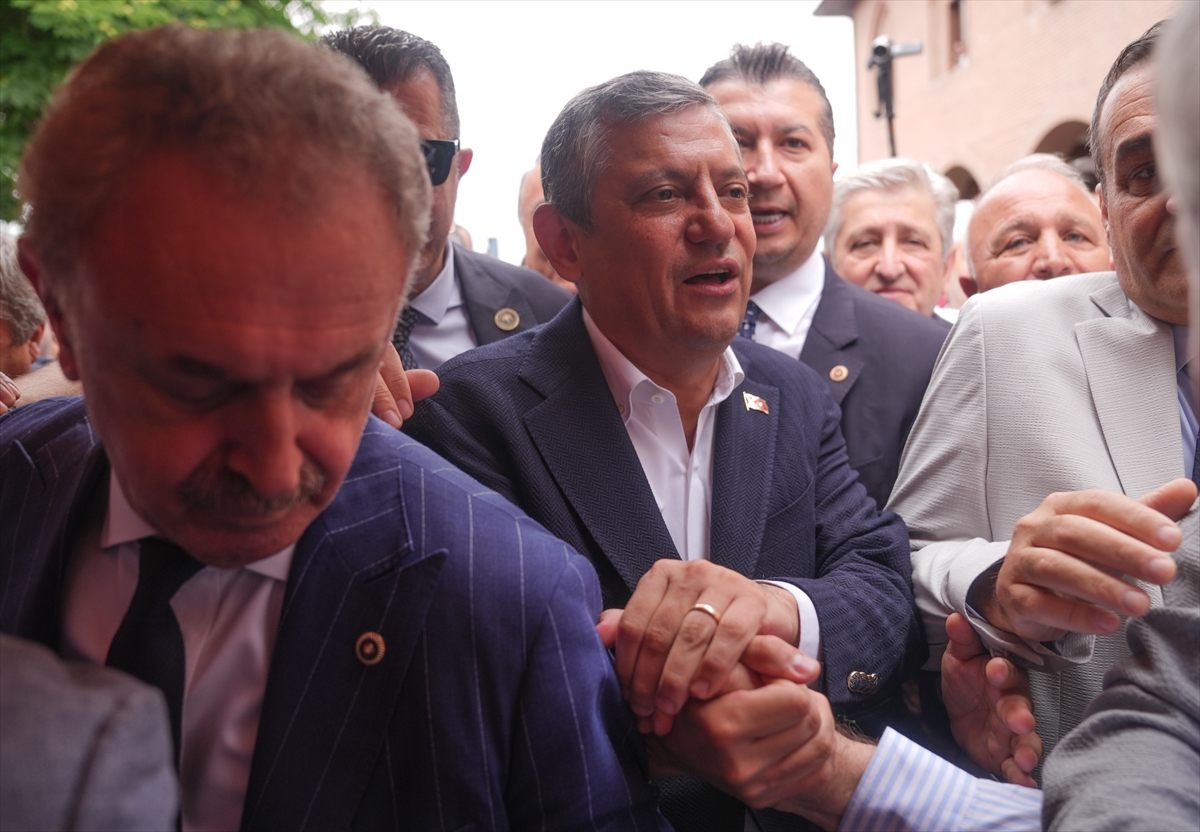 özgür özel