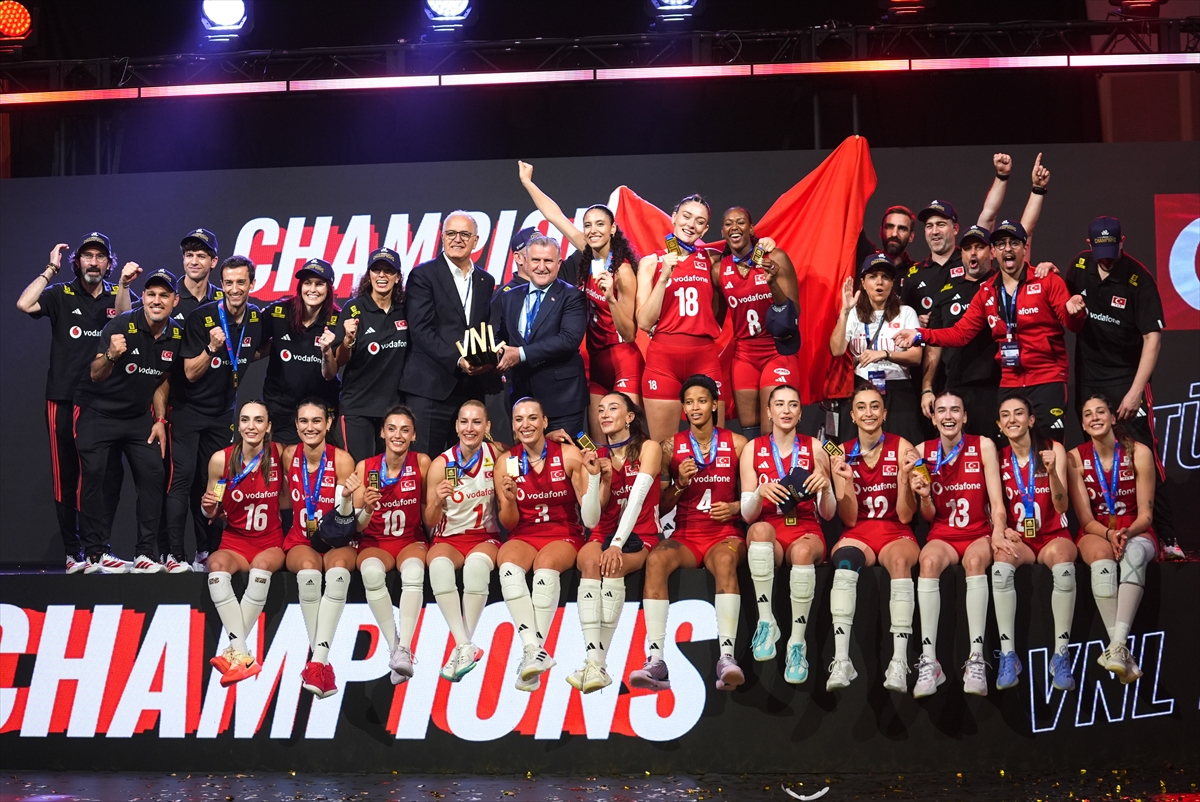 Filenin Sultanları'na spor camiasından tebrik mesajları