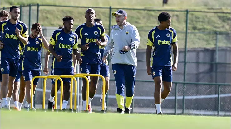fenerbahçe'de ayrılık rüzgarları